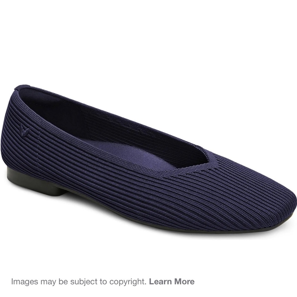 Vivaia Square-Toe V-Cut Flats (Margot 2.0)
